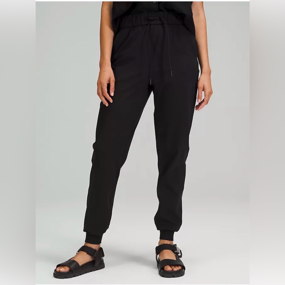 Lululemon Stretch High-Rise Jogger